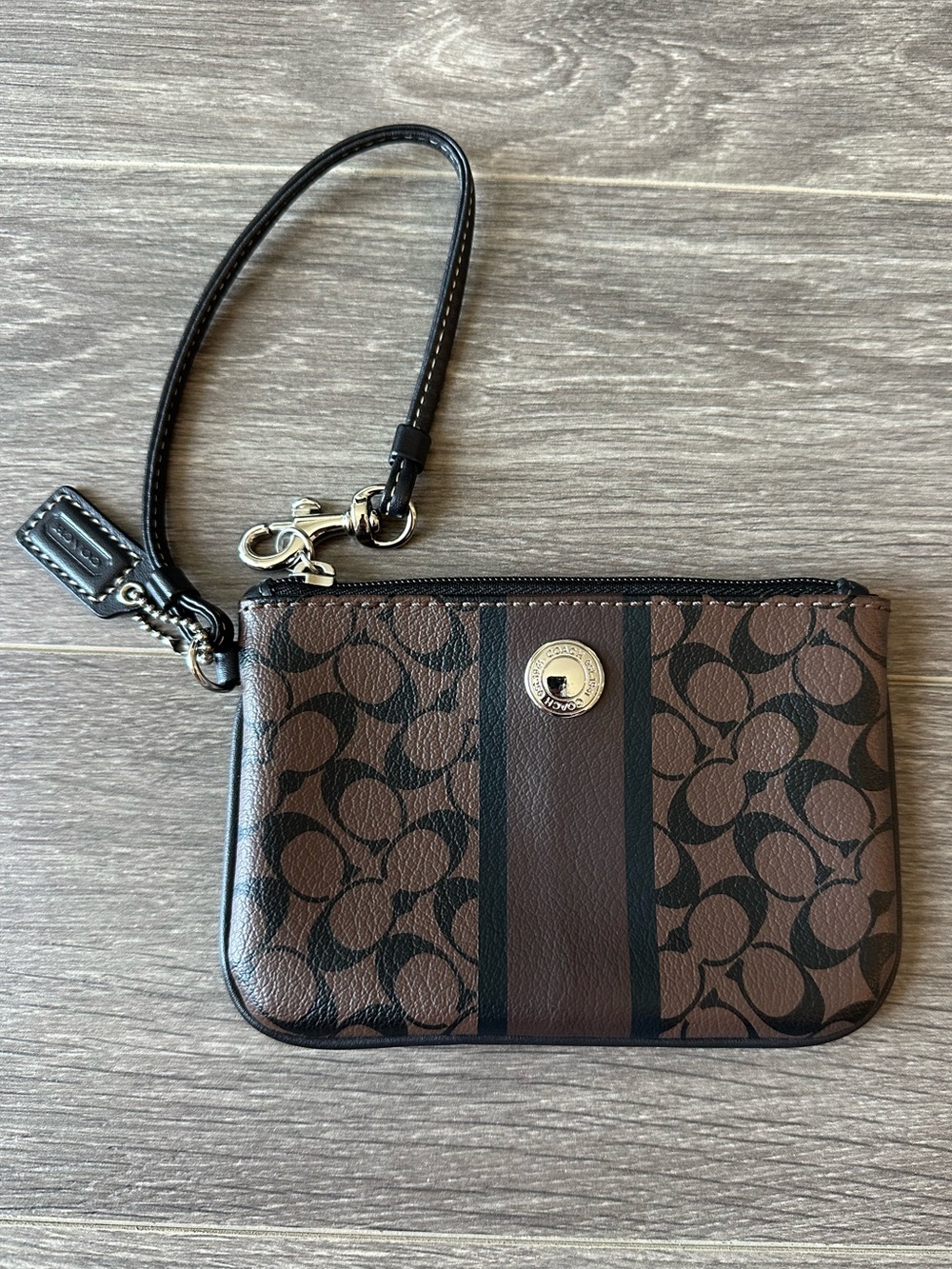 COACH Heritage Chelsea Wristlet